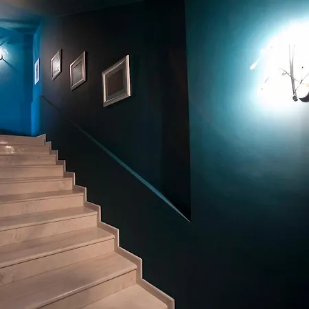 Elena Villa