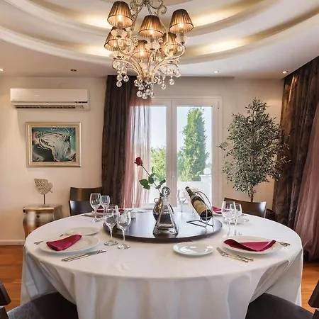 Villa Elena *