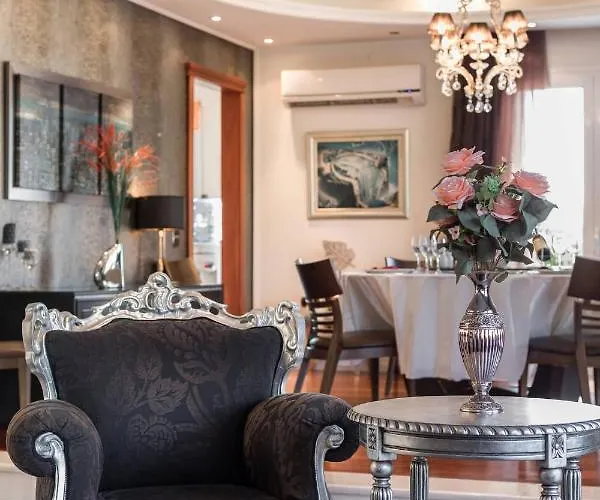 别墅 埃琳娜别墅 *