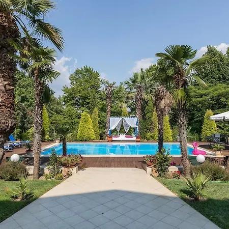 Elena וילה Peraía