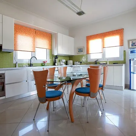 וילה Elena Peraía